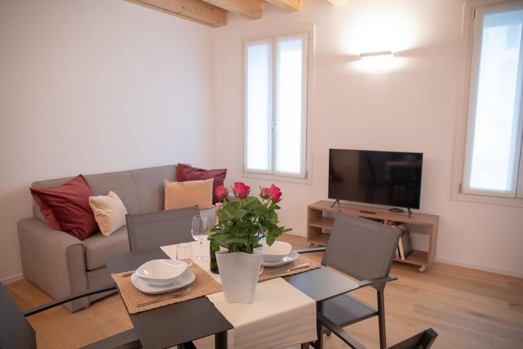 Amendola City View Apartments Suite Romantica Como Eksteriør bilde